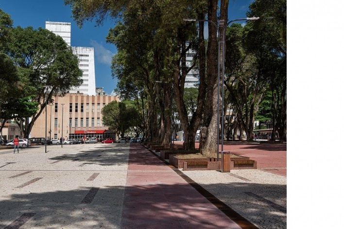 Requalificação urbanística da praça Marechal Deodoro, Salvador BA Brasil, 2020. Arquiteto Adriano Mascarenhas (autor) / Sotero Arquitetos<br />Foto Tarso Figueira, 2020 