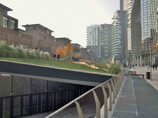 Piazza Lina Bo Bardi, Varesine, Milão. Kohn Pedersen Fox Associates<br />Foto Viviana Pozzoli 