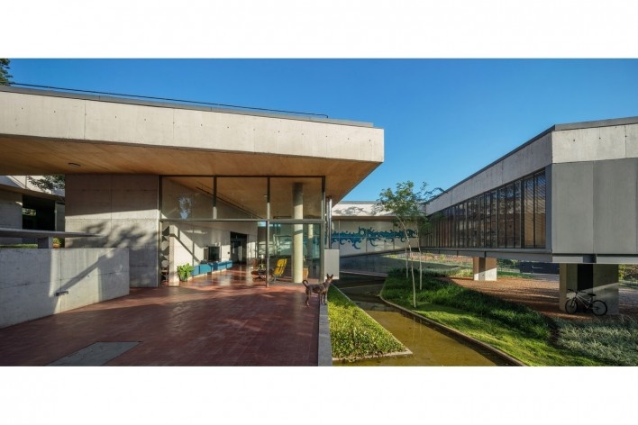 Casa em Cotia, UNA Arquitetos, 2016<br />Foto Nelson Kon 