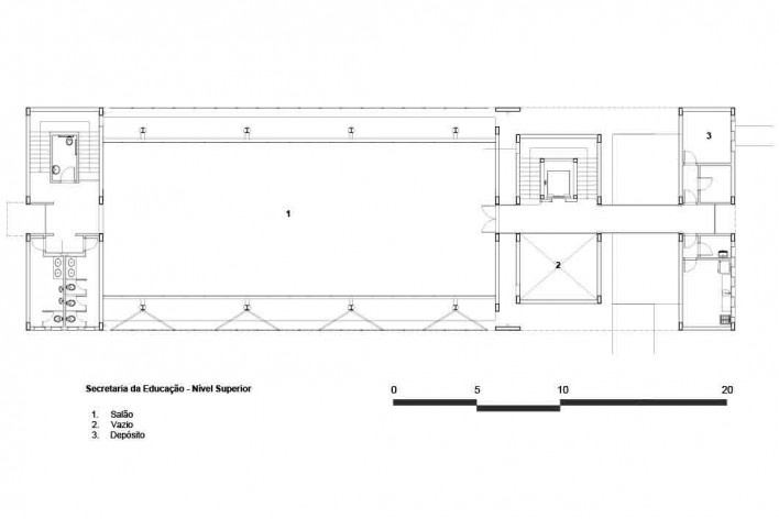 Fábrica de Sal – Centro Educacional de Ribeirão Pires, planta superior da Secretaria de Educação, 2001-2003. Arquitetos Rafael Perrone e Márcio do Amaral<br />Imagem divulgação 