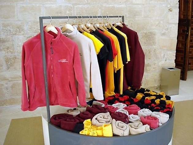 Araras de merchandising Abadia Retuerta<br />Foto Breno Raigorodsky 
