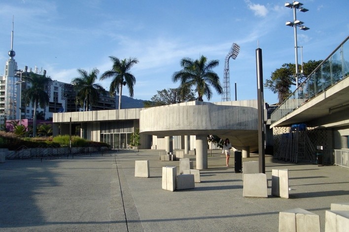 Complejo acuático para los juegos IX Suramericanos, Medellín. Paisajes Emergentes<br />Foto Marina Amado 