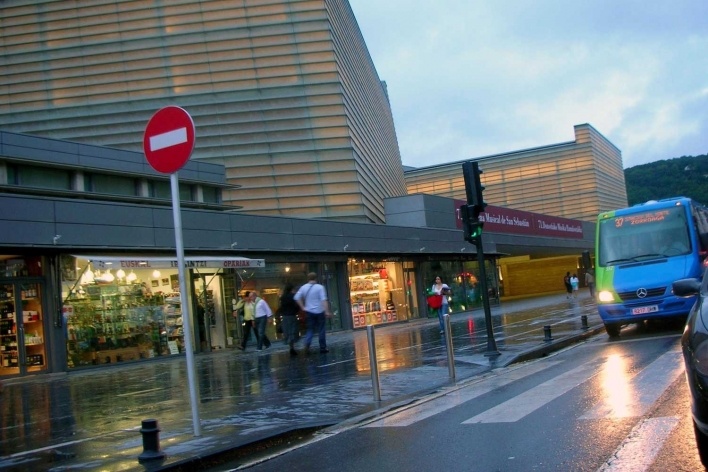 San Sebastián, ou Donostia - Kursaal. Rafael Moneo<br />Foto Gabriela Celani 