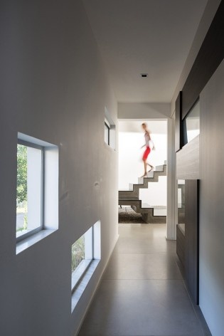 Casa 2V, Porto Alegre RS Brasil, 2013. Arquitetos Diego Brasil e Anderson Calvi / BR3 Arquitetos<br />Foto Marcelo Donadussi 