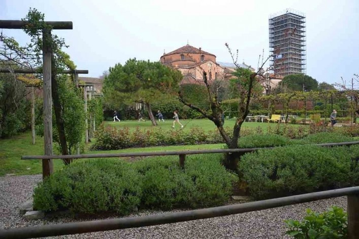 Conjunto da Basílica e jardins<br />Foto/photo Fabio Lima 