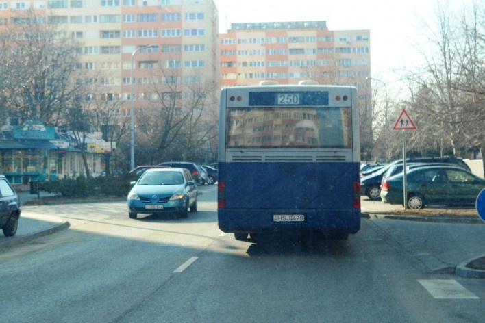 Rua Menyecske, Budapeste, em direção ao aeroporto, me despedindo das ruas e dos meios de transporte de Budapeste<br />foto Lucas Gamonal Barra de Almeida 