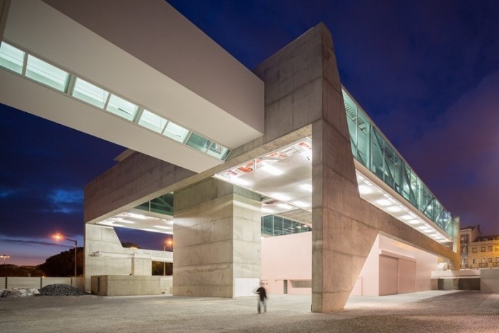 Museu Nacional dos Coches, vista geral do anexo, Lisboa. Arquiteto Paulo Mendes da Rocha, MMBB arquitetos e Bak Gordon arquitetos<br />Foto Fernando Guerra  [FG+SG Architectural Photography]