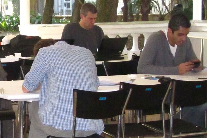 Oficina de desenho urbano MCB, Alvaro Puntoni e equipe de trabalho, São Paulo, 2011<br />Foto divulgação 
