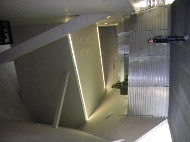 Casa da Música em Porto. Projeto de Rem Koolhaas.<br />Foto Haifa Sabbag 