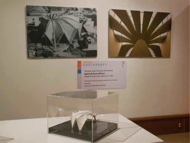 Aspecto de la exposición, con la iglesia Santa Mónica (México DF, 1962) de los arquitectos Fernando López Carmona y Félix Candela<br />Fotografía divulgación 