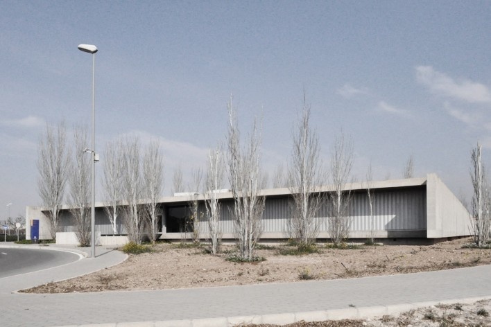 Aulário 3 (unidade de Alicante), San Vicente del Raspeig, Alicante, Espanha, 2000. Arquiteto Javier Garcia-Solera<br />Foto Hevelyn Baer Villar 
