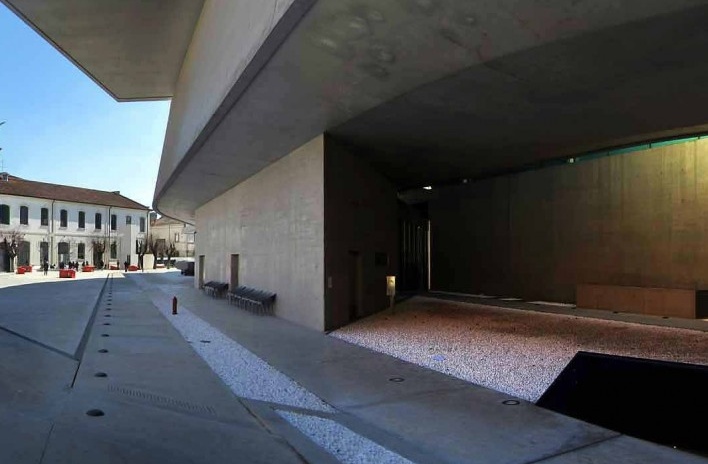 MAXXI – Museu de Arte e Arquitetura do Século XXI, Roma. Arquiteta Zaha Hadid<br />Foto Victor Hugo Mori 