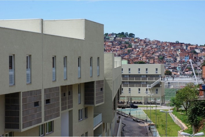Parque Novo Santo Amaro V - Programa Mananciais, vista geral, São Paulo SP Brasil, 2009 – 2012. Arquitetos Héctor Vigliecca, Luciene Quel, Neli Shimizu e Ronald Fiedler Werner / Vigliecca & Associados<br />Foto divulgação  [Acervo Vigliecca & Associados]