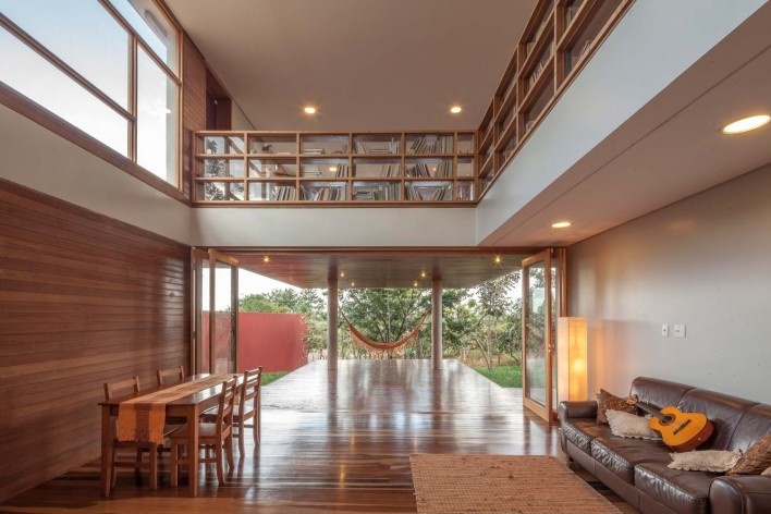 Arquiteto Fabiano Sobreira. Casa da Copaíba, Brasília, 2012<br />Foto Joana França 