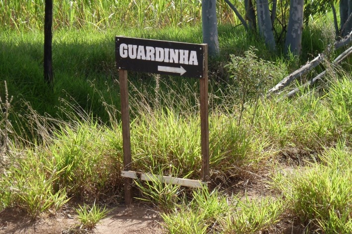 Placa na região rural de São Sebastião do Paraíso<br />Foto Michel Gorski 