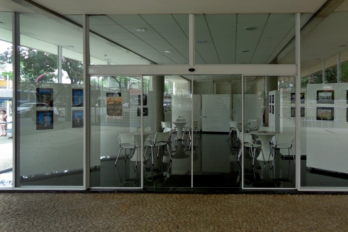 Terminal Digital do Ensino, São Caetano do Sul, 2008. Arquiteto José Augusto Aly<br />Foto Mauro Calliari 