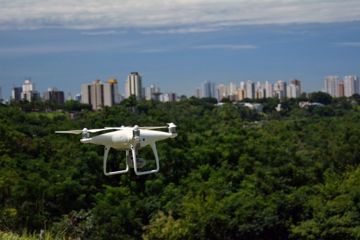Urbanização do Banhado, uso de novas tecnologias como maneira de atribuir autonomia à comunidade, São José dos Campos SP, 2019. Coordenadores Jeferson Tavares e Marcel Fantin / PExURB IAU USP<br />Foto dos autores 