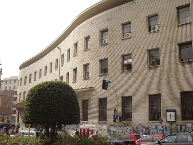 Fachada principal do Palazzo delle Poste, Piazza Bologna, arquitetos Mario Ridolfi e Mario Fagiolo, 1933-35<br />Foto Claudia dos Reis e Cunha 