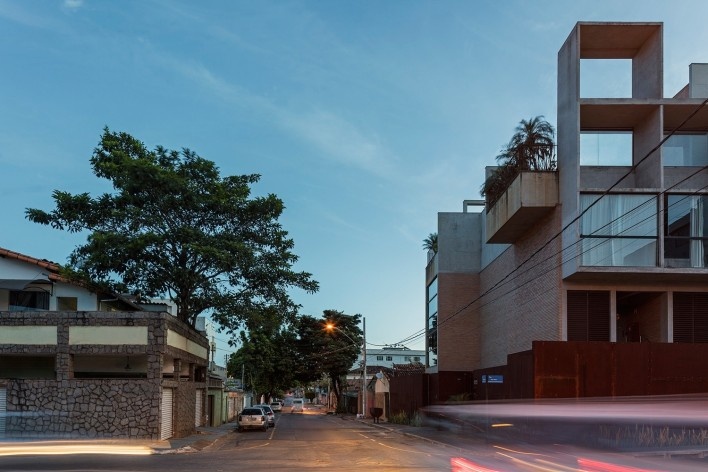 Estúdios Ouro Preto, Sete Lagoas MG Brasil, 2016. Arquitetos Carlos Alberto Maciel e Ulisses Mikhail Jardim Itokawa / Arquitetos Associados<br />Foto Leonardo Finotti 