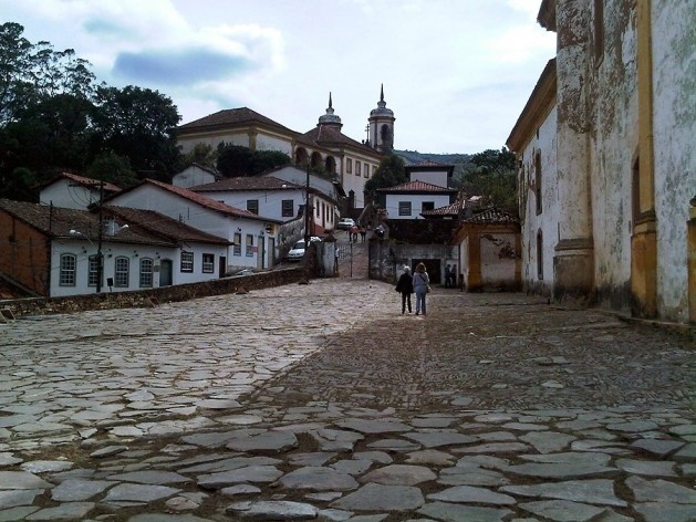 Adro de pedra da Igreja Nossa Senhora das Mercês e Perdões (Igreja Mercês de Baixo)<br />Foto Abilio Guerra 