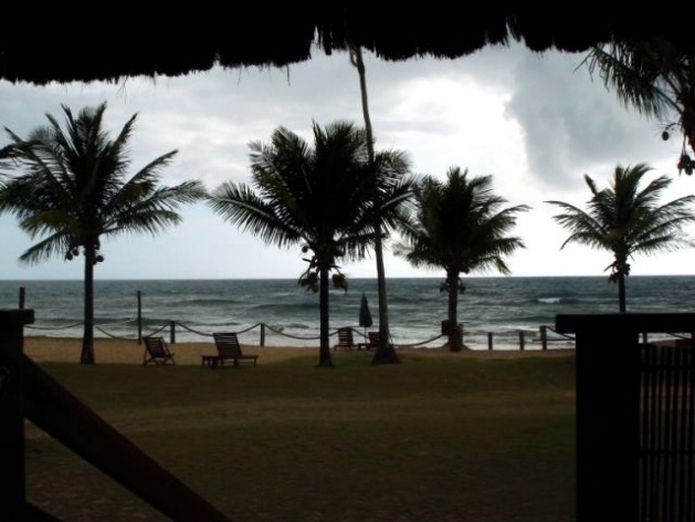 Vista da Praia numa manha chuvosa a partir da mesa do café<br />Foto Ricardo Eid Philipp 