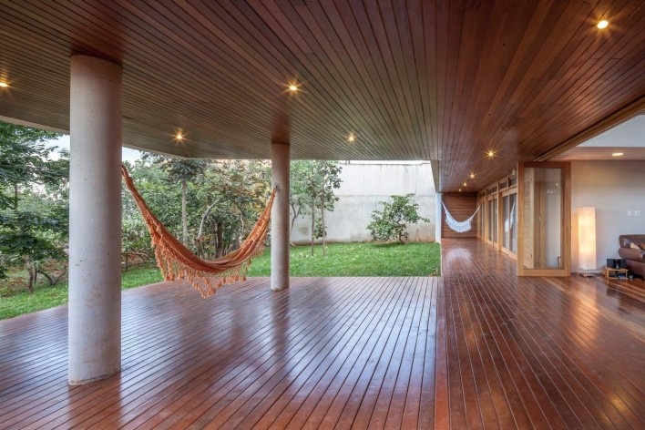 Arquiteto Fabiano Sobreira. Casa da Copaíba, Brasília, 2012<br />Foto Joana França 