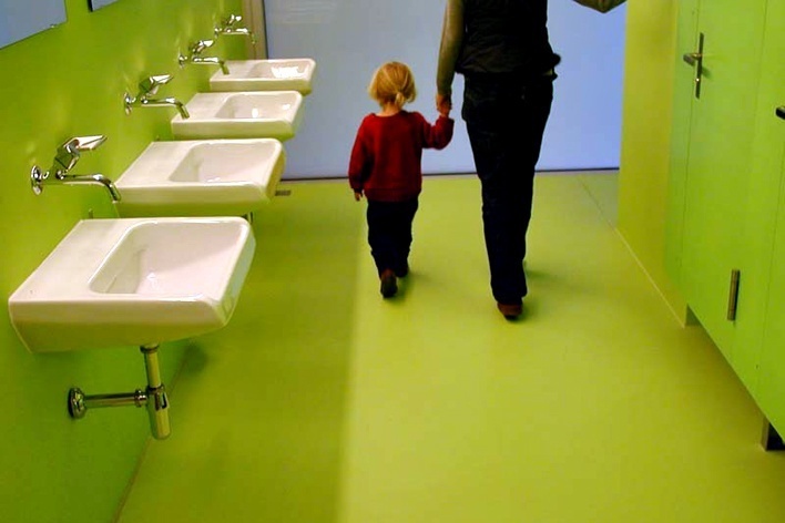 Escola primária e creche Port-Valais, Le Bouveret, Suíça. Bonnard e Woefray arquitetos, 1998-2001<br />Foto Butikofer & de Oliveira Arquitetos 