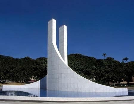 Memorial Getúlio Vargas. Vista diurna do monumento<br />Foto de Kadu Niemeyer 