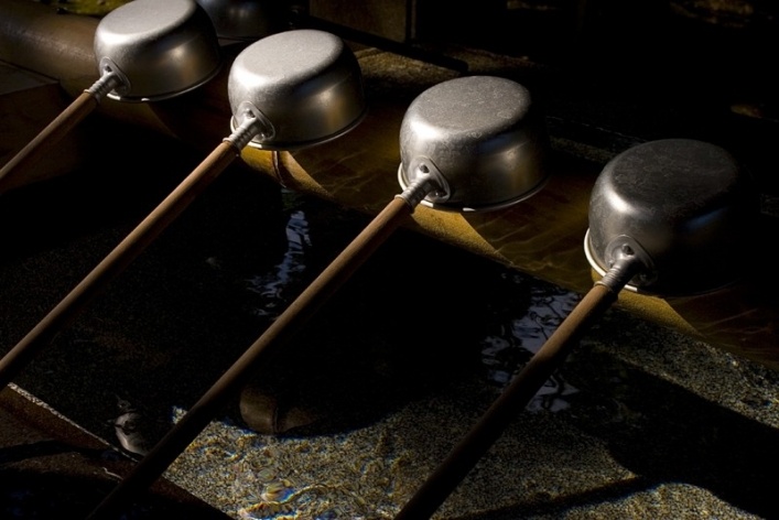 Hishaku, concha para  ritual de purificação, Santuário Nezu<br />Foto Tom Boechat/Usina de Imagem 