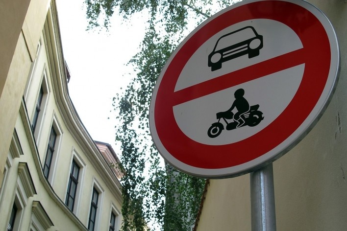 Placa em Praga, República Tcheca<br />Foto Laura Gorski 