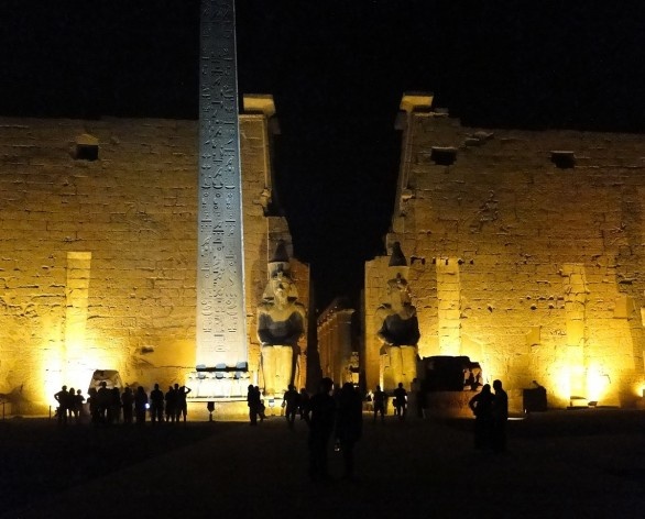 Templo de Luxor (iluminação noturna)<br />Foto Sergio Antonio dos Santos Junior 