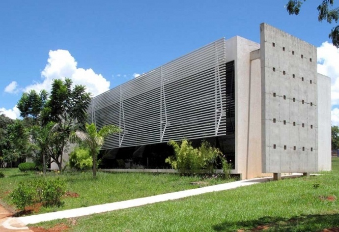 Vista lateral<br />Foto Mário Bonomo 