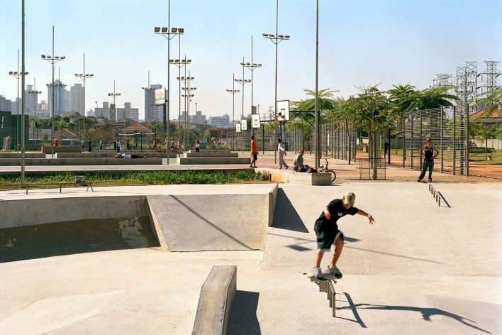 Aflalo & Gasperini Arquitetos e Rosa Grena Kliass Arquitetura Paisagismo. Parque da Juventude, São Paulo, 2007<br />Foto Nelson Kon 