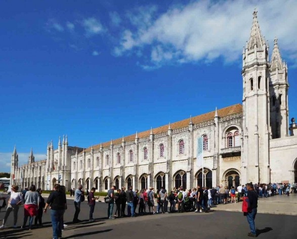 Igreja e Mosteiro dos Jerônimos e as inevitáveis filas, Lisboa<br />Foto Anita Di Marco 