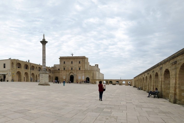 Alexandrina Mori na Basílica Santa Maria di Leuca, Apulia, Itália, 2016<br />Foto Victor Hugo Mori 
