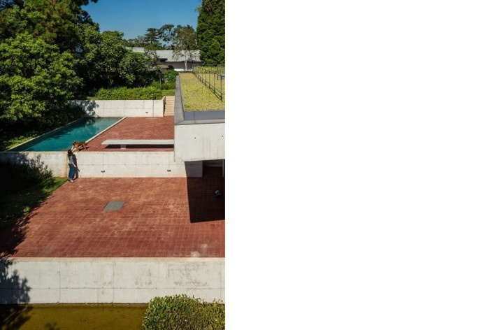 Casa em Cotia, UNA Arquitetos, 2016<br />Foto Nelson Kon 