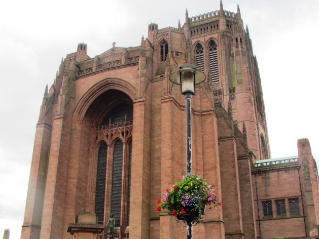Vista externa da Catedral de Liverpool<br />foto Ana Paula Spolon 
