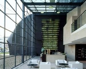 O bar no lobby<br />Foto Nelson Kon 