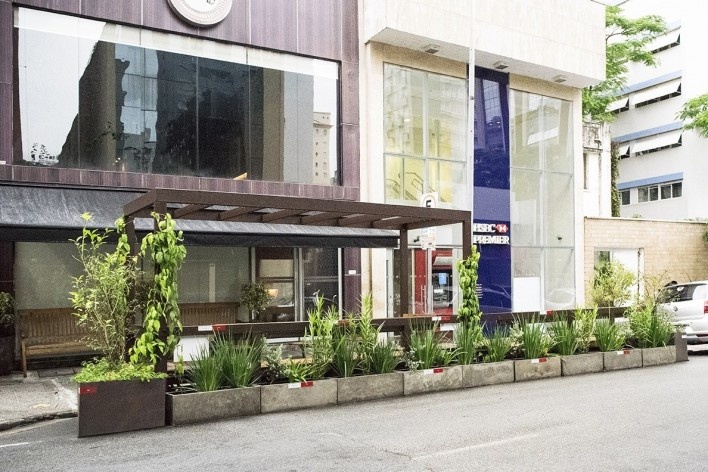 Parklet Oscar Freite, São Paulo, 2015, arquiteto Homã Alvico<br />Foto divulgação 