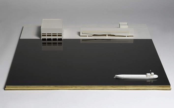Cais das artes, Enseada do Suá, Vitória, Espírito Santo, Brasil, 2007, em realização. Maquete. Papel e madeira, 20x120x120cm<br />© Paulo Archias Mendes da Rocha  [Centre Pompidou, MNAM-CCI / Georges Meguerditchian]