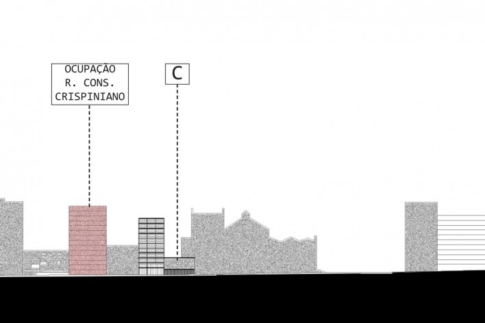 Projeto "À margem", corte passando pelos edifícios da proposta (continuação). Camila Ghendov, Mariana Simões da Costa e Vinicius Nakama, FAU Mackenzie<br />1º lugar 