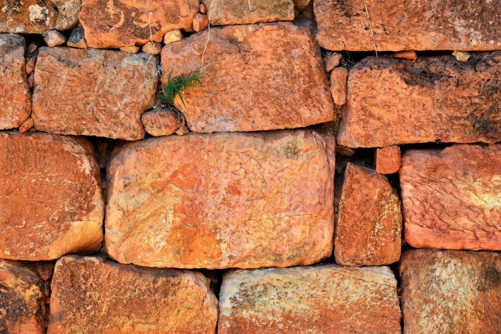 Detalhe do muro de “moledo”, Tiradentes MG, 2014<br />Foto Elio Moroni Filho 