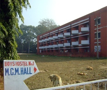 Moradia estudantil da Universidade do Punjab <br />Foto de Denise Teixeira e Luís Barbieri 