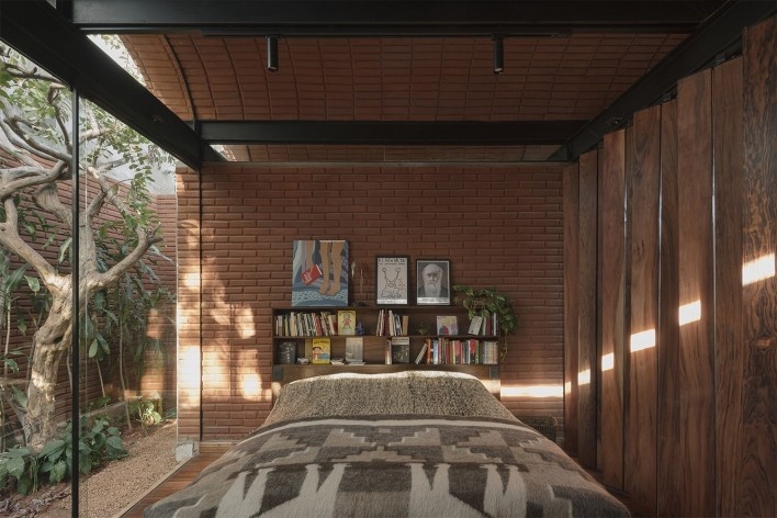Casa Intermedia, Assunção, Paraguai, 2021. Arquitetos Horacio Cherniavsky, Viviana Pozzoli, Gabriela Ocampos, Franco Pinazzo e Rolph Vuyk (autores) / Equipo de Arquitectura<br />Foto Frederico Cairoli 