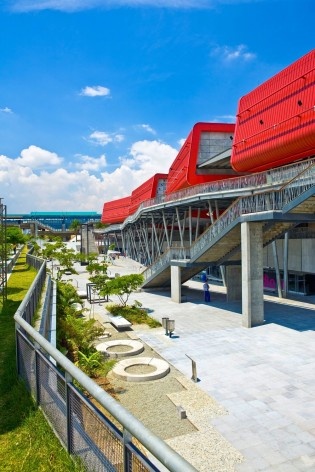 Sala abierta desde el Sur. Museo Interactivo de Ciencia y Tecnología, Parque explora. Medellín, Colombia. 2008<br />Imagene Carlos Tobón 