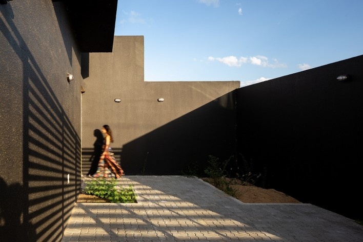 Casas + Edifício Misto MBV2, Sobral CE Brasil, 2020. Arquitetos Bruno Braga, Bruno Perdigão, Igor Ribeiro e Luiz Cattony / Rede Arquitetos<br />Foto Igor Ribeiro 