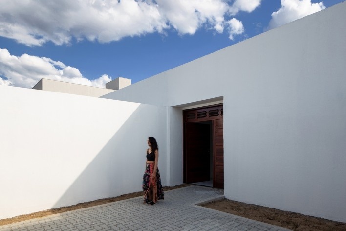 Casas + Edifício Misto MBV2, Sobral CE Brasil, 2020. Arquitetos Bruno Braga, Bruno Perdigão, Igor Ribeiro e Luiz Cattony / Rede Arquitetos<br />Foto Igor Ribeiro 
