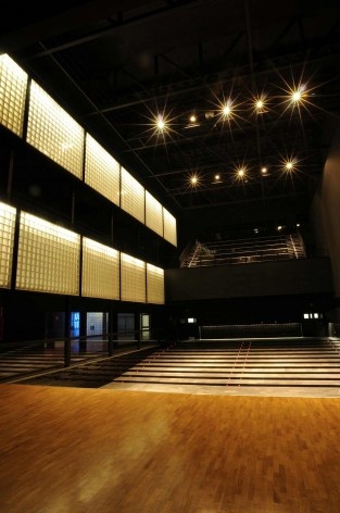 L’Auditori en Massanass. Sala vista desde el escenario por la noche, Carlos Gómez y Eva Álvarez, Gómez+Álvarez arquitectes, Valencia, España, 2009-2011.