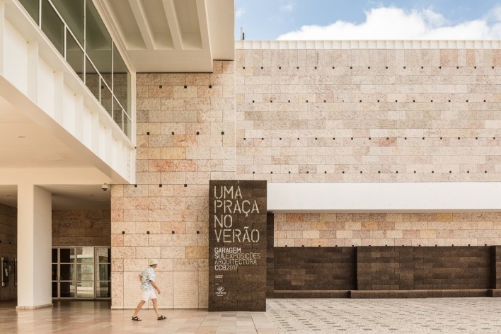 Uma praça no verão, José Neves
<br />Foto Francisco Nogueira 