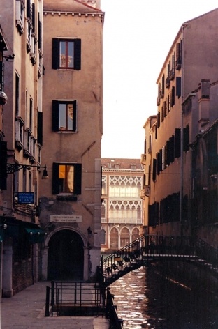 Vista de uma das "fontamenta" internas da ilha, Veneza<br />Foto Renato Anelli 